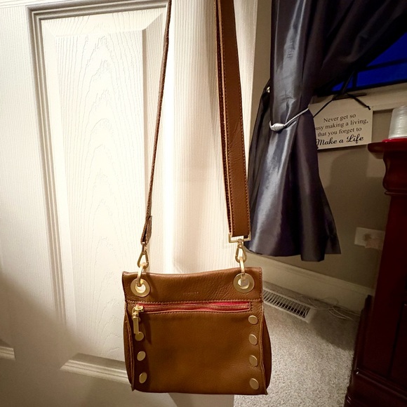 Hammitt Tony bag ( small) Tan and Gold Crossbody Bag w red zipper - Picture 2 of 6